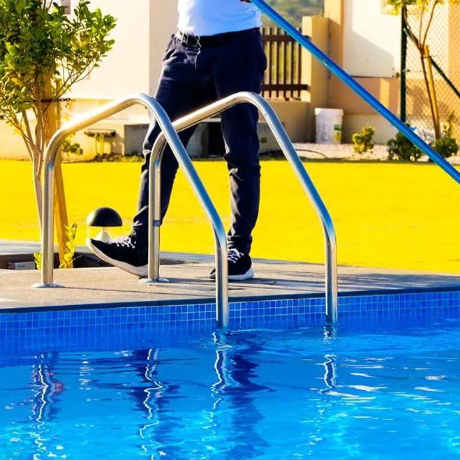 Altaifpool Cleaning